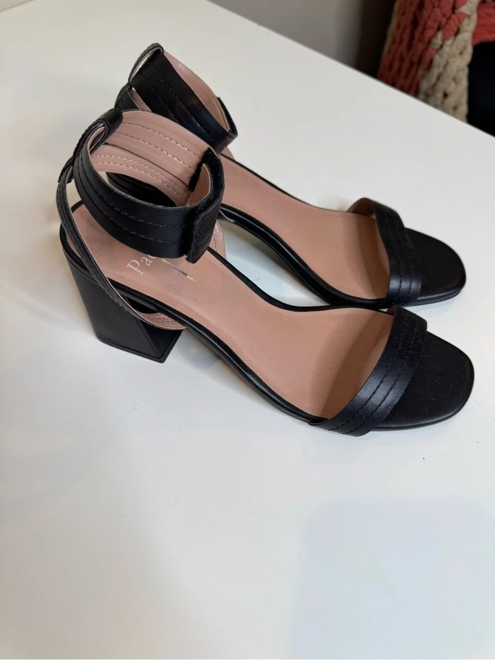 Linea Paolo Womens Emmie Heeled Sandals size 8 Leather Ankle Strap Black